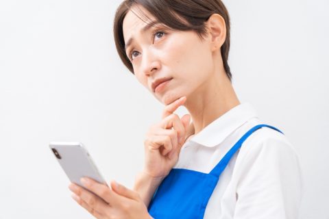 パート先の“人手不足”で、3ヶ月連続「月収10万8000円超」に！ 夫の健康保険から「扶養を抜けるように」と言われましたが、調整して“年130万円以内”なら大丈夫じゃないんですか？ 注意点を確認