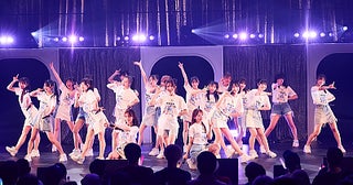 HKT48、結成15周年を記念した約4年ぶりのライブツアー、大阪から開幕
