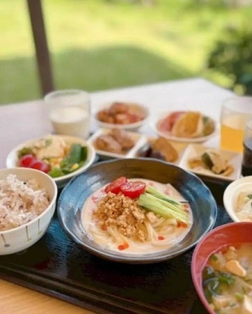 【佐賀県吉野ヶ里町】「五ケ山豆腐」に夏限定メニュー登場！ごま豆乳担々うどん御膳や塩レモン豆腐など