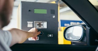 【値上げ】4月から「成田空港」の駐車場料金が、24時間「530円→1000円」に値上げ!? 6日目以降は要注意！ ほか空港の駐車場料金も値上げされてる？「割引制度」もあわせて確認