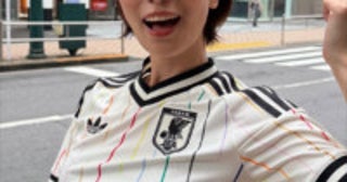 テレ朝お天気お姉さん27歳、サッカー日本代表アウェイユニフォーム姿が「可愛すぎ」「スタイル抜群」「すっごい」