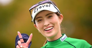「谷あり谷ありのゴルフ人生ですが…」人気女子プロが公開した幼少期の写真をファン絶賛！ ツインテールスマイルに「めちゃくちゃ可愛い」