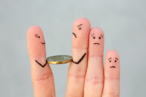 叔父の遺言により遺産「7000万円」のうち「4000万円」を受け取りました。いとこに「認めない」と言われましたが、正式な遺言なら有効ですよね？