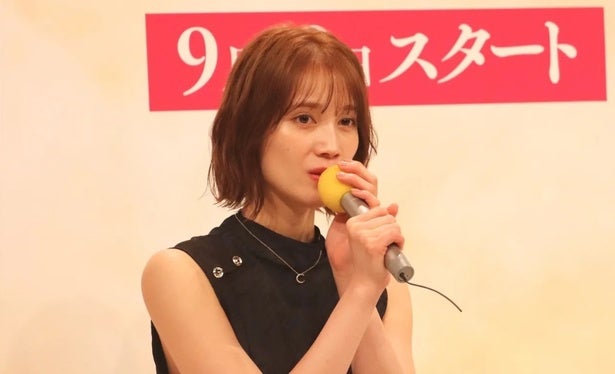 中村ゆりか、座り方がかわいらしいお腹の大きなオフショットに「妊婦さんえみるかわいい」と反響＜略奪奪婚＞