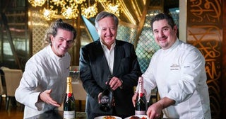 エミレーツ航空、モエ・エ・シャンドンとのペアリング料理提供