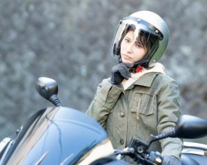 「バイク初心者の22歳女性」が執拗な“あおり運転”を受け号泣…意外な人物の助けで九死に一生を得るまで