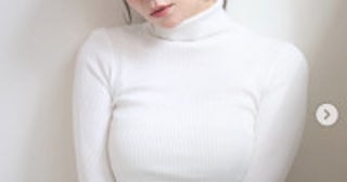 170cm“美しすぎる気象予報士”穂川果音、抜群スタイル強調の白ニット姿に反響