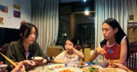 ツォウ・シーチン初単独監督作『左利きの少女』母娘の絆と少女の葛藤を映した場面写真解禁