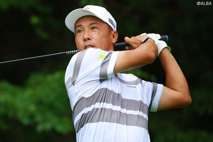 44歳の内藤寛太郎が首位で決勝へ佐藤大平ら2位