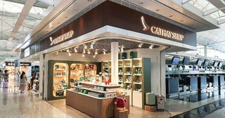 キャセイパシフィック航空、香港国際空港に80周年記念ポップアップストアを開設