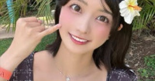 免許証＆本名を公開→大反響のアイドル、抜群プロポーションに衝撃プールでの姿が「美しい」「可愛すぎる」