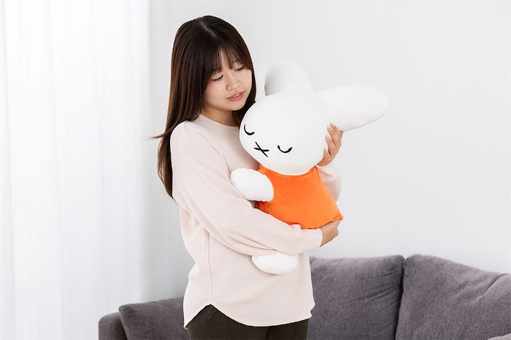 【ミッフィー】抱き心地もボリュームも満点のぬいぐるみが登場！