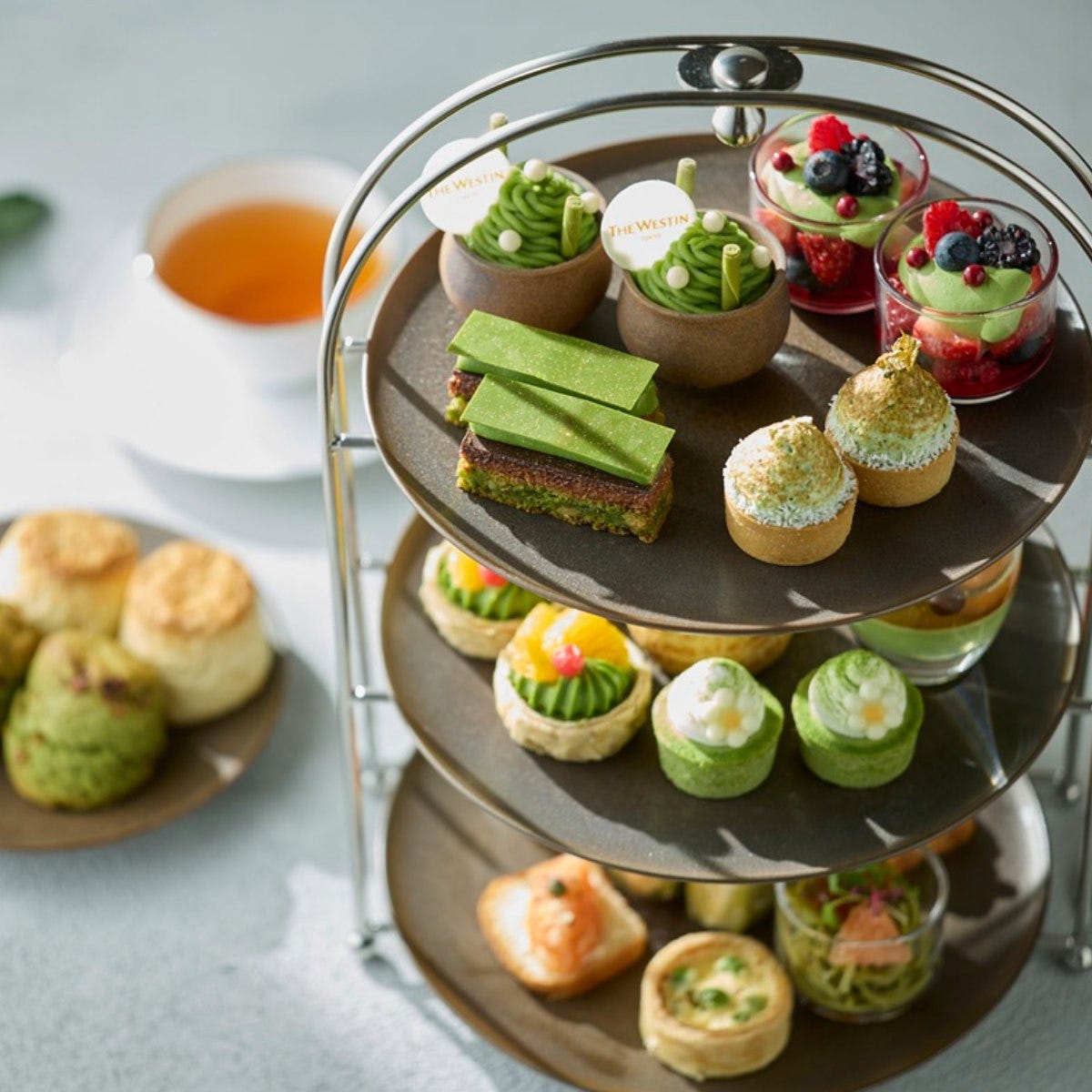 ウェスティンホテル東京の「抹茶アフタヌーンティー」。新緑豊かな初夏を楽しむ抹茶スイーツやセイボリーなど