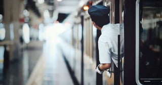 鉄道会社は人手不足の問題からワンマン化に踏み切る？鉄道職員の給与は？
