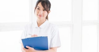 「夜勤なし・土日休み」の支援センターの看護職員の年収はどのくらい？
