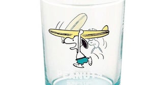 スヌーピーの“空色タンブラー”で夏のドリンクタイムを特別に。セットで使える吸水コースターも