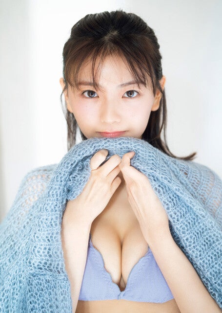 女優・大熊杏優、週プレで過去最高に大人っぽいグラビアに挑戦！「これだけ髪の長いグラビアはとってもレアです」