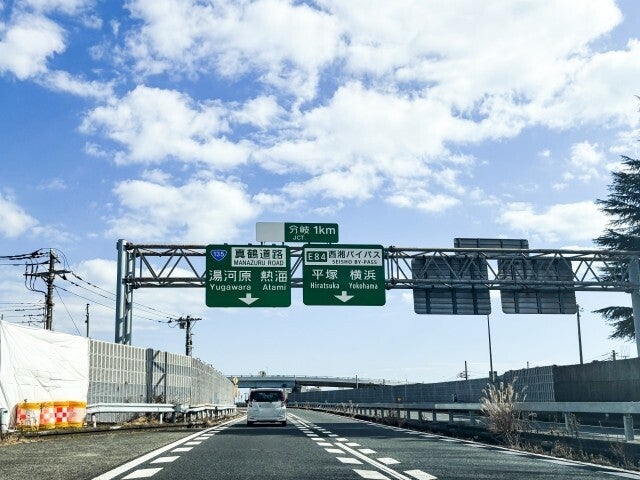 仮眠の理想は“15分”…眠気と疲れを感じやすい「長距離ドライブ」の注意点を専門家が解説