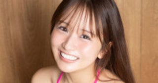 佐久間宣行YouTubeでブレイクしたピュアすぎる美女、ビキニ姿ではしゃぐ姿もデジタル写真集