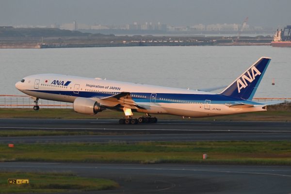 ANA、国内線224便を欠航台風13号接近で