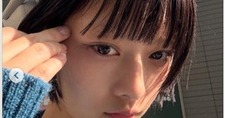 「御上先生」生徒役女優、“真面目に擬態”黒髪メガネ姿の証明写真が話題「可愛さに衝撃」