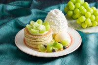 Eggs ’n Things「シャインマスカットパンケーキ」8．25発売！上品な甘みと果汁が広がる贅沢な一皿