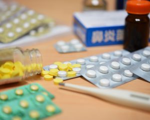 「薬を減らしたら、寝たきり患者が歩き出した」日本の高齢者をヨボヨボにする“おせっかい医療”の実態