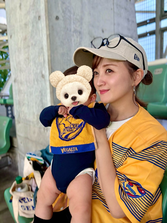  小松彩夏、生後９ヵ月の息子のスタジアムデビューを報告 