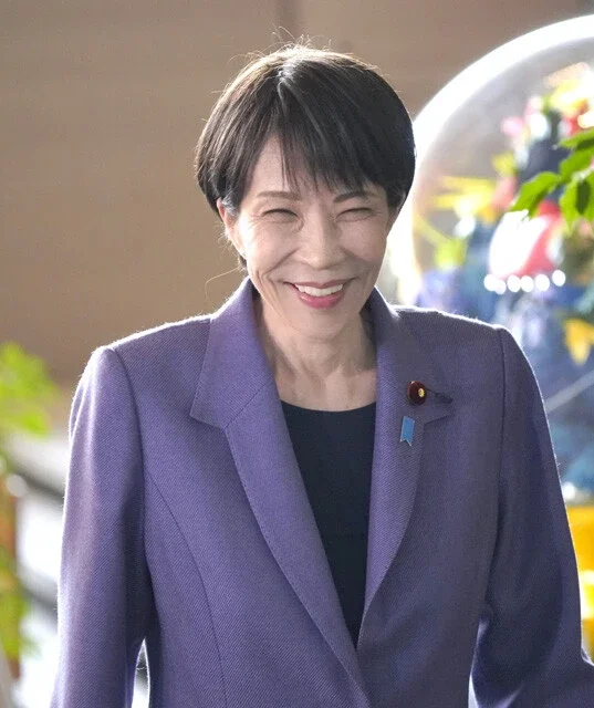高市首相が当選者全員に3万4000円分を配布！何が選べる？世間の相場はいくら？俺も欲しいぞ、高額カタログギフト！