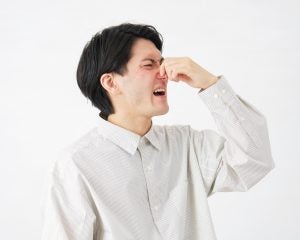 “異臭を漂わせる”スタッフに苦しめられる、飲食店店長の嘆き「立て続けにバイトの子たちが辞めて…」それでもクビにできないワケ