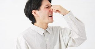 “異臭を漂わせる”スタッフに苦しめられる、飲食店店長の嘆き「立て続けにバイトの子たちが辞めて…」それでもクビにできないワケ