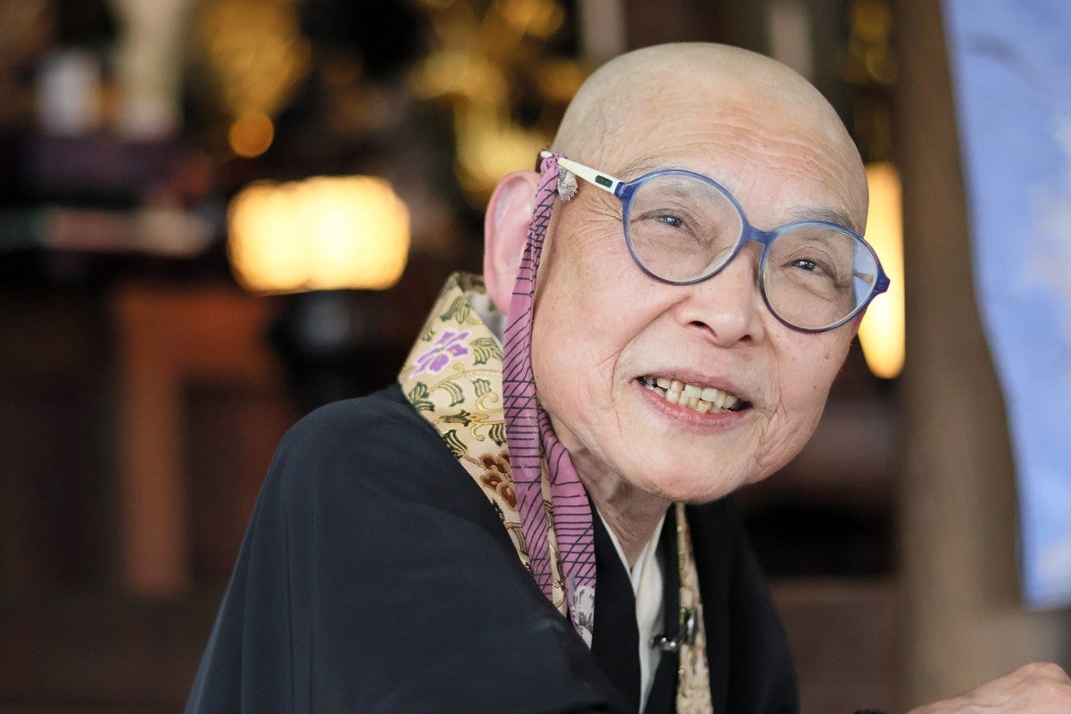 《「鬼のような嫁」と陰口も》グルメ記者から尼僧に転身した伊東妙通さん荒れ寺再建に秘めた“家族への思い”