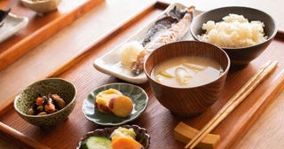 【比較】「家賃1万円」浮かせるために“コンロなし物件”に住む息子。その分「外食」が増えているそうですが、本当に“節約になっている”のでしょうか？ コンロキャンセルで浮く費用を確認