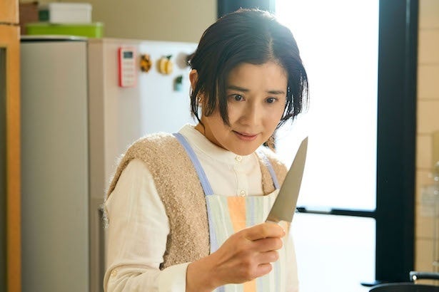石田ひかり“明香里”に不穏なメッセージが届いたラストシーンに「そうきたかー」「気になる」の声＜鬼女の棲む家＞
