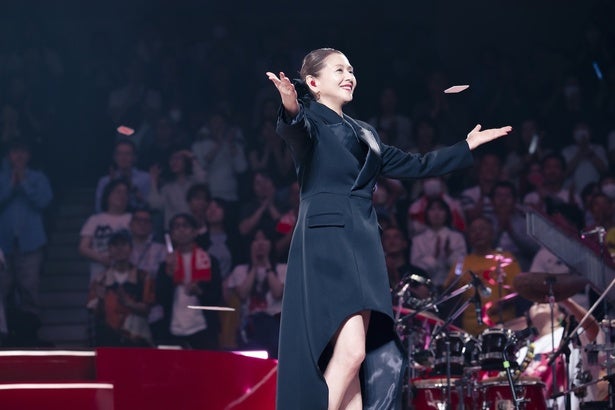 小泉今日子、還暦記念ツアーで自身初の日本武道館公演を開催14年ぶりのシングルリリースと初のライブビューイングも決定