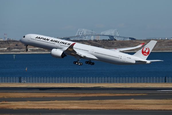 JAL、燃油サーチャージを引き下げ12月以降発券分、欧米往復5万円