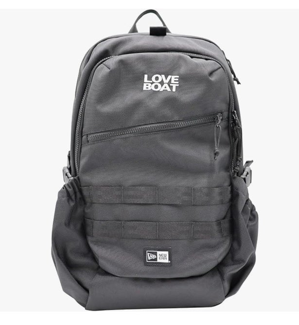 通勤も通学もこれ一つ。使うほど頼れるコラボデザイン【ニューエラ】のリュックがAmazonに登場中‼