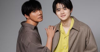 鈴鹿央士＆成宮寛貴が目の当たりにした「泣きっ面に蜂」の状態とは？【「藁にもすがる獣たち」インタビュー】