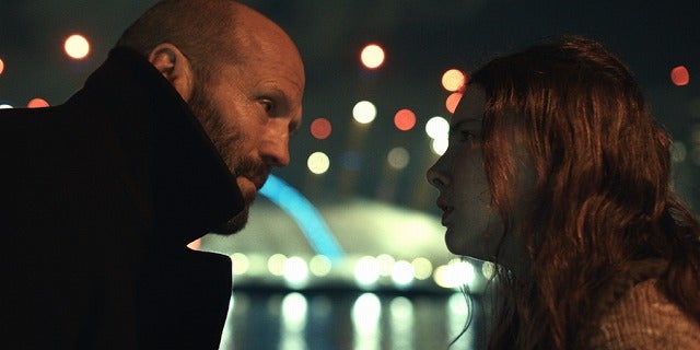 殺人マシンはお休みだ――ジェイソン・ステイサムが少女を守るために戦う「シェルター」の新場面写真解禁！