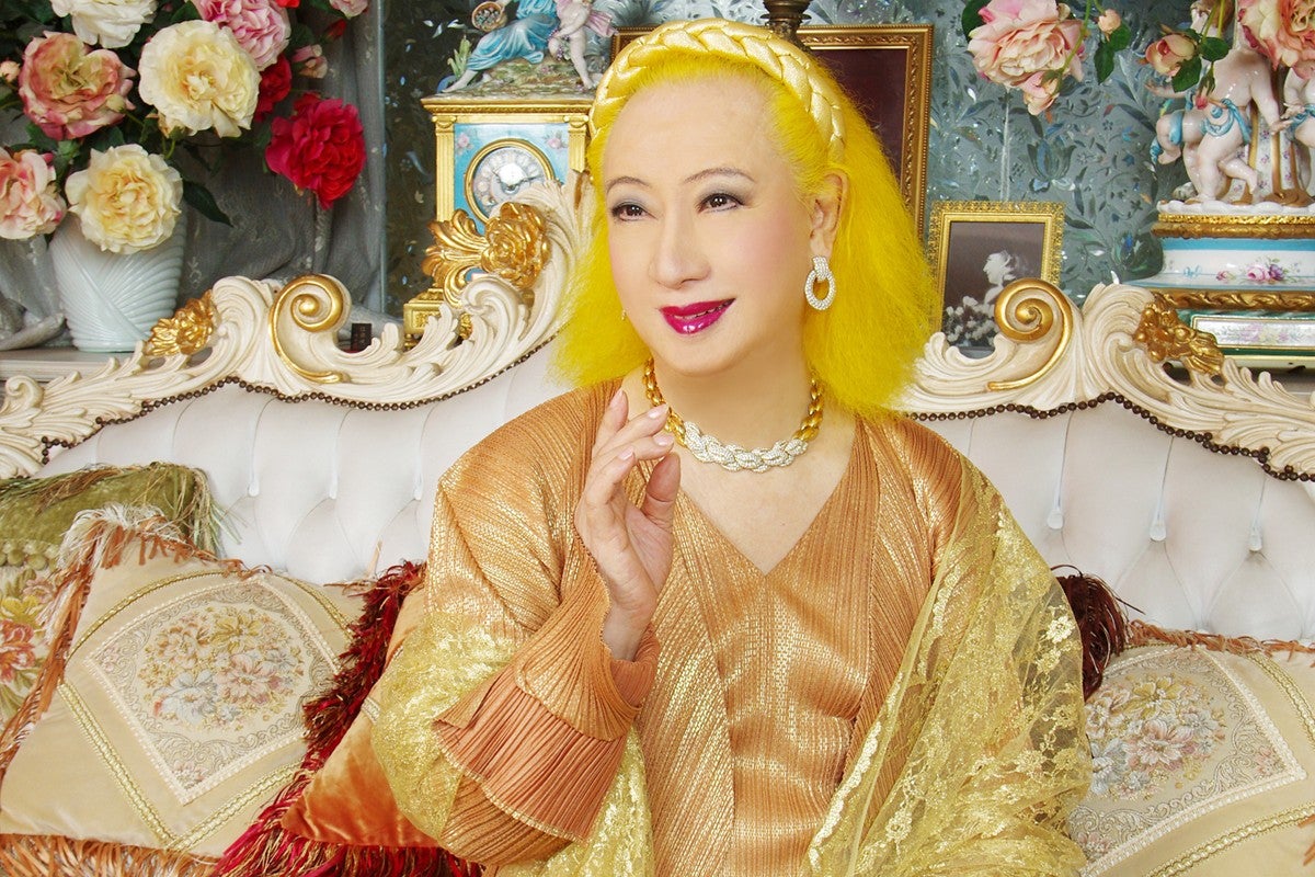 「愛してる？」と投げかけ…美輪明宏さん91歳で逝去、20年交流の担当記者が明かす“お決まりのやり取り”