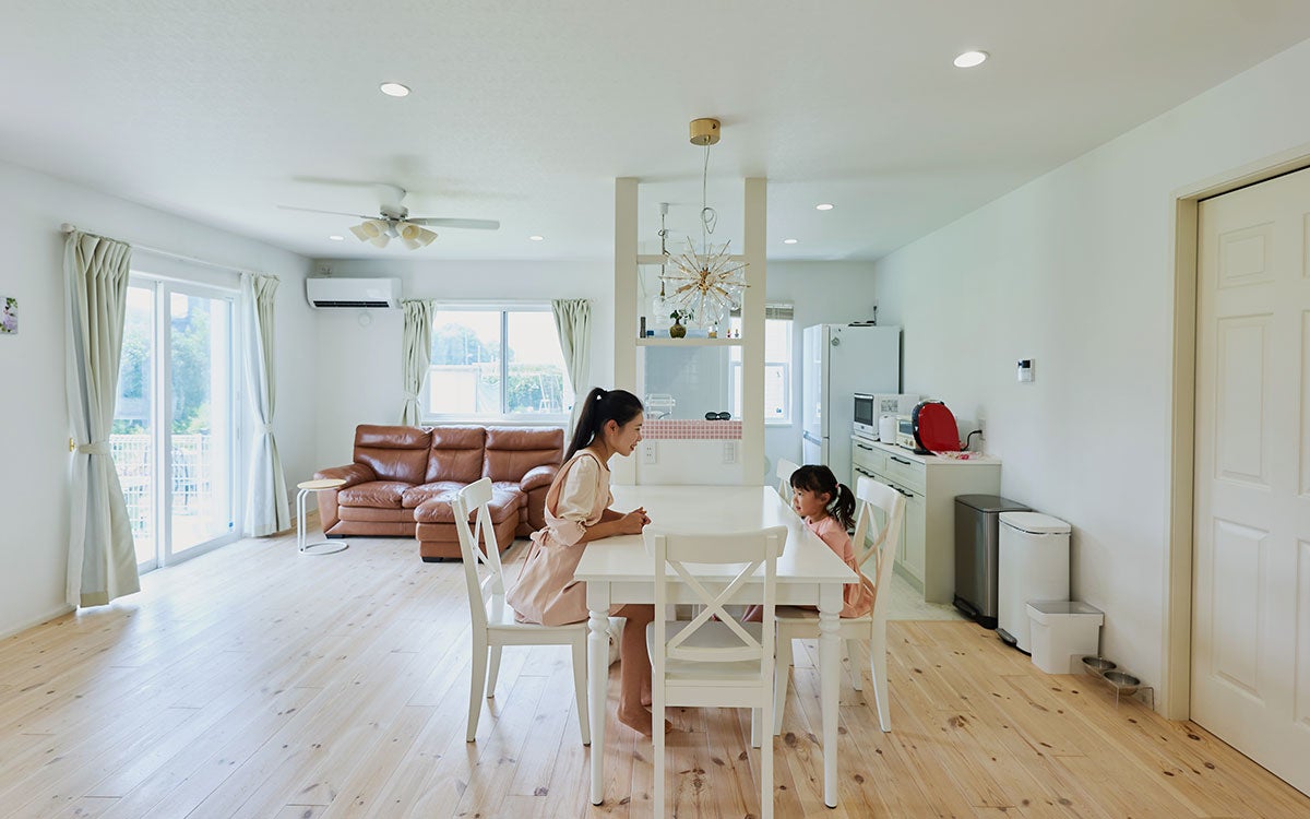 【76平米コンパクト平屋】アメリカンハウス調の”無駄なし間取り”で子育て＆愛犬との暮らしを快適に。実家の隣、親ともつながる日常埼玉県・行田市