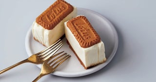 生地にも混ぜたビスケットがさらにおいしい秘訣「ロータスレアチーズケーキ」