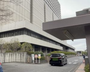 「舌がねじ込まれて…」元ジャンポケ斉藤“ロケバス事件”で被害者が証言、車内での異常行動と“屈辱的な発言”