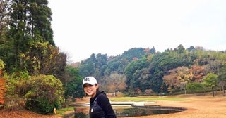 イ・ボミは真冬でもスカート!? ウェアブランドのコンペでさすがのコーデを披露