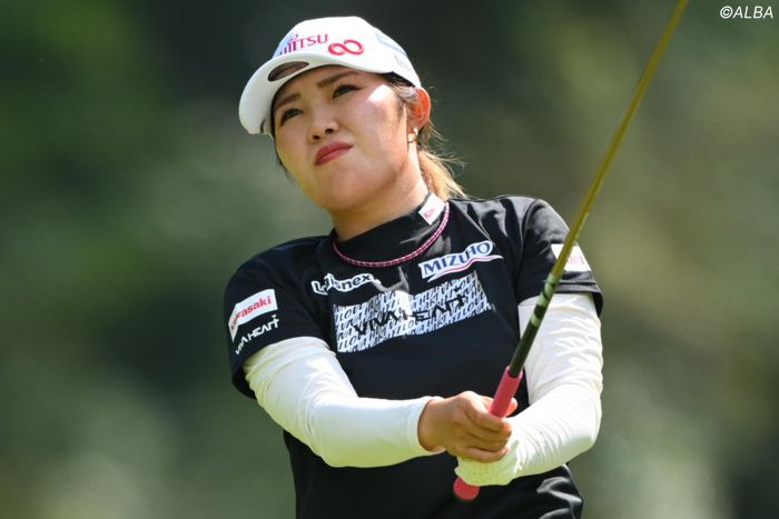 ＜速報＞古江彩佳が単独トップ岩井明愛、ルーキー鳥居さくらら1差追走