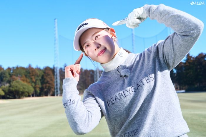 【本人解説】吉田鈴のラインが出せるアイアンショット「顔を斜めにして左目でボールを追うんです」