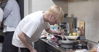 TXT・TAEHYUN“シェフ”「いい出来だ！」豪華な幼児食を準備も…赤ちゃんが食べてくれずアタフタ＜TXTの育児日記＞