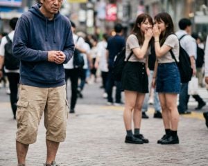 中年男性への「恋愛差別」が許されてしまう理由。「ハーフパンツきもい」「パーカーきもい」“おじさんイジメ”は社会構造が生み出していた
