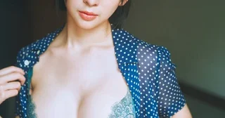 いろはが芸能デビューにしてグラビア初挑戦！まだ何者でもない19歳のスタートライン「皆さんに"いろは"をゼロから育ててもらいたいです」