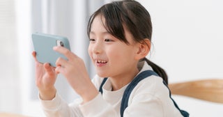 デジタルを完全にやめることはできない時代だからこそ。子どもの近視の傾向と日常でできる対策を知っておく